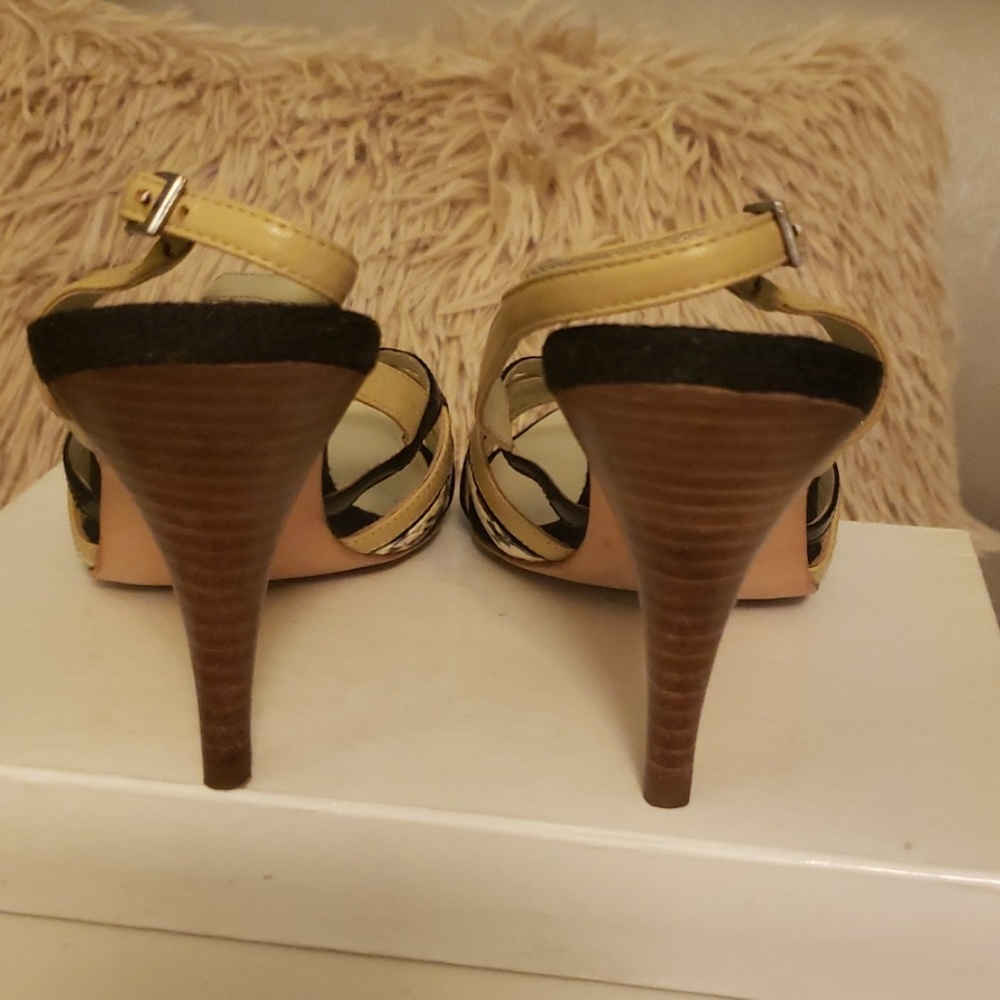 Shoes - Picture 4 of 4